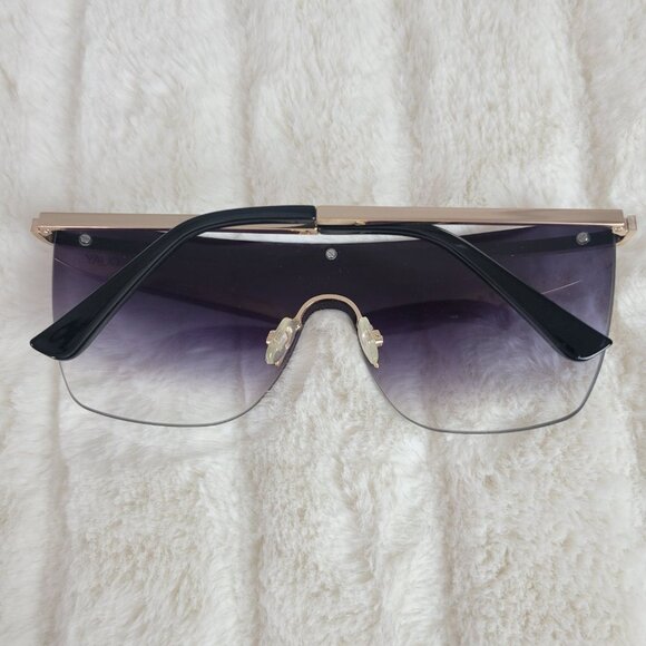 QUAY // ltd ed jlo collab gold brow bar curved smoke fade lens shield sunglasses main image 16